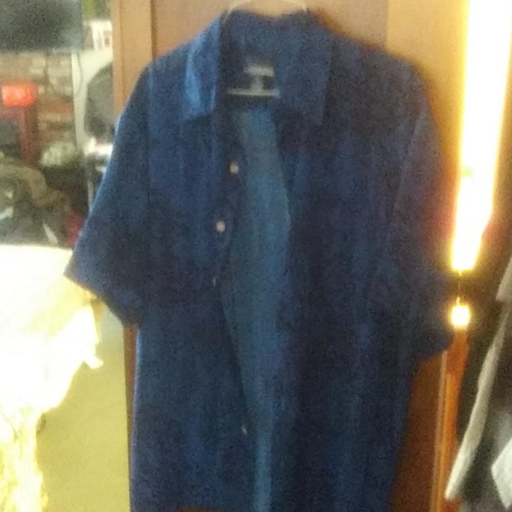 Men's short sleeve Hawian short sleeve button down